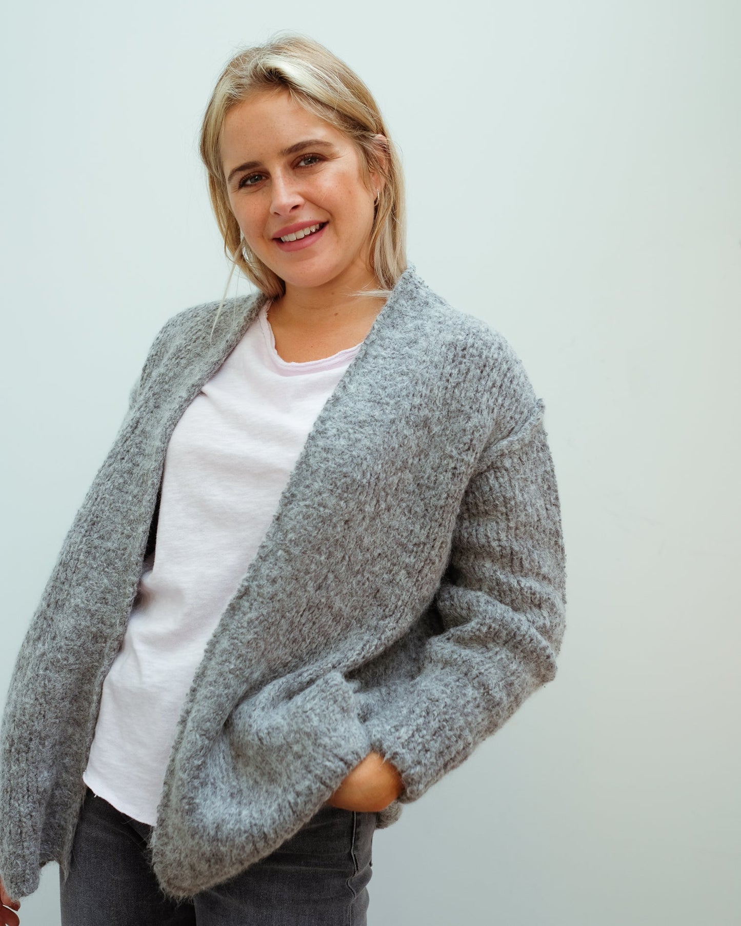 AV TUD19 Cardi in grey chine