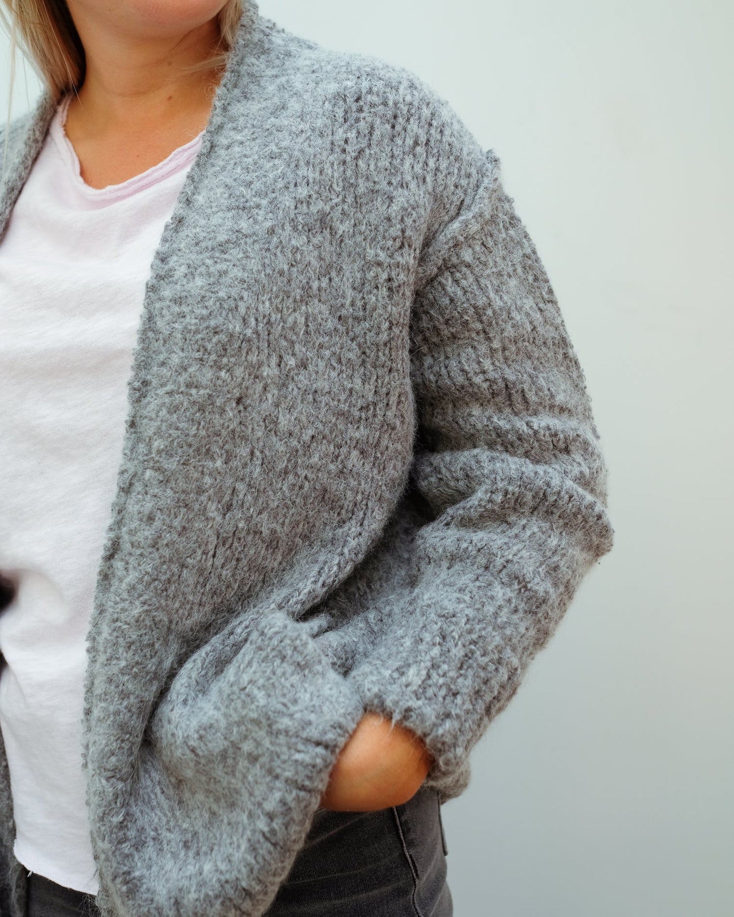 AV TUD19 Cardi in grey chine