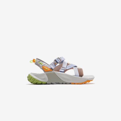 Nike Oneonta Sandal - Sanddrift / Light Iron Ore / Cobblestone / Volt / Enigma Stone / Kumquat